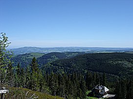 Weitblick ber das Naturfreundeheim hinweg nach NO