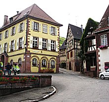 Das Rathaus in Orschwiller. la <Mairie>