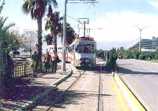 Tram aus der Wendeschleife kommend