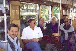 Horst, Bernhard, Jürgen, Paul und Erwin in der Straßenbahn